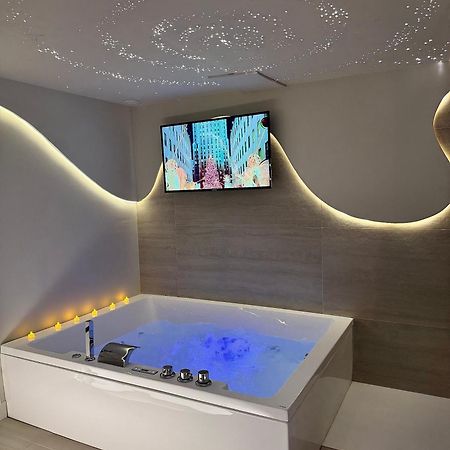 Spa Privatif - Love Room Luxe - Proche Disney Marles-en-Brie Ngoại thất bức ảnh